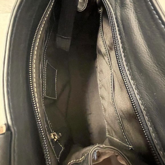 Danilo’s leather satchel - Picture 9 of 11